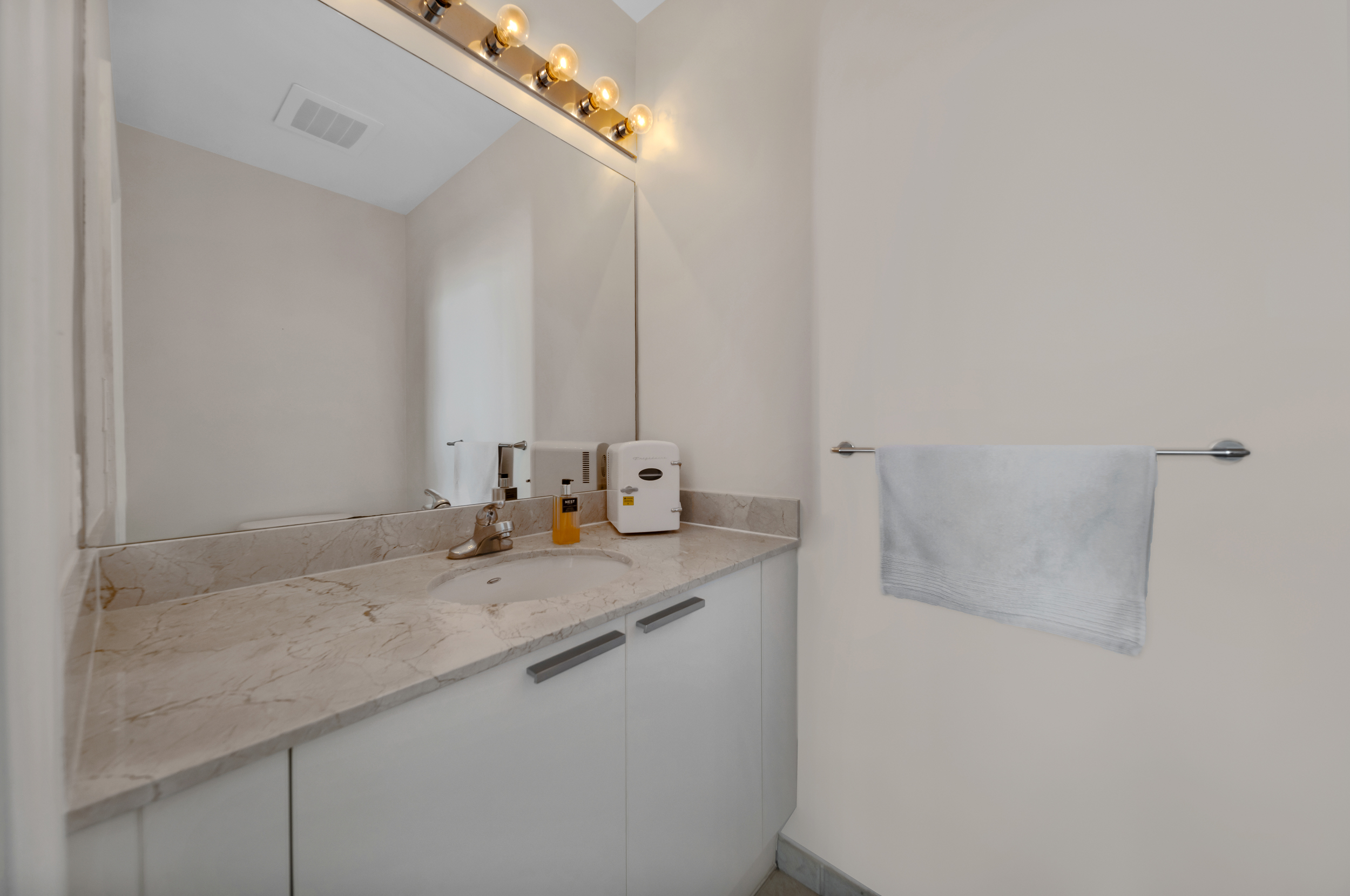 140 S. Dixie Hwy Hollywood-Jimena unit 1008-11