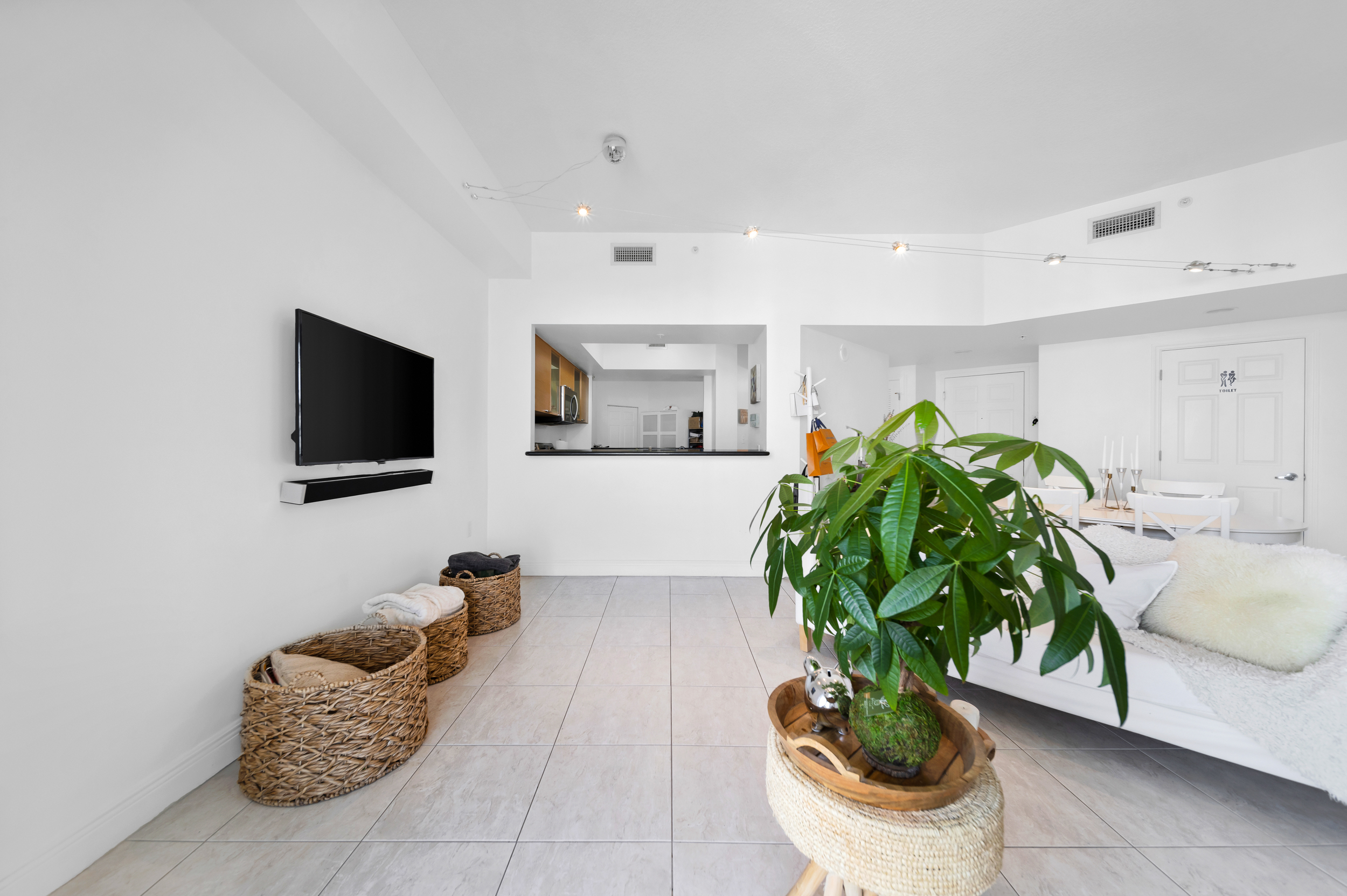 140 S. Dixie Hwy Hollywood-Jimena unit 1008-12